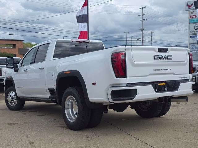 2026 Summit White GMC Sierra 3500HD Denali Ultimate 4X4 Truck