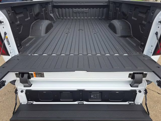 2026 Summit White GMC Sierra 3500HD Denali Ultimate 4X4 Truck