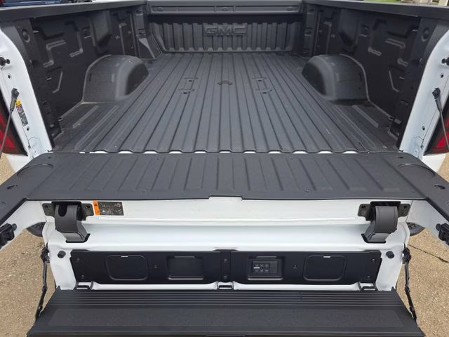 2026 Summit White GMC Sierra 3500HD Denali Ultimate 4X4 Truck