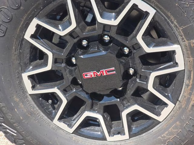2026 Summit White GMC Sierra 2500HD AT4X 4X4 Truck