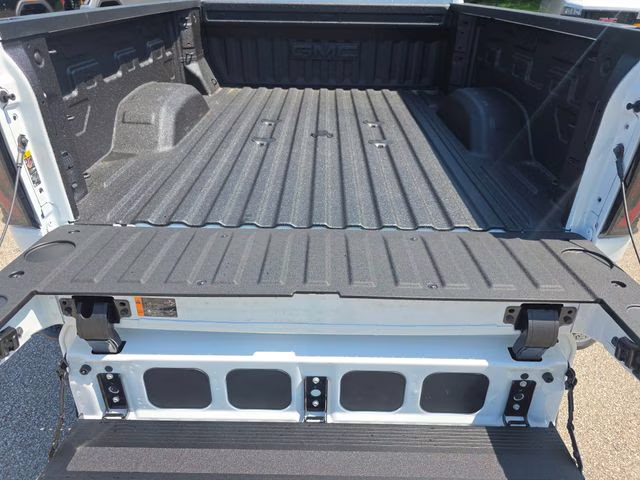 2026 Summit White GMC Sierra 2500HD AT4X 4X4 Truck