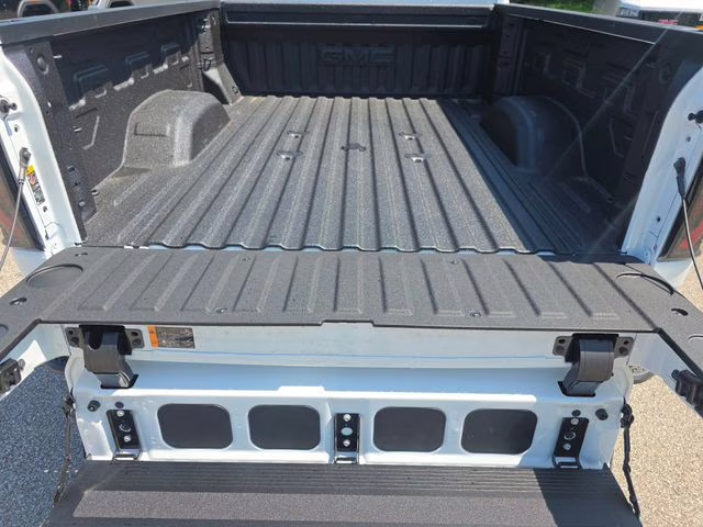 2026 Summit White GMC Sierra 2500HD AT4X 4X4 Truck