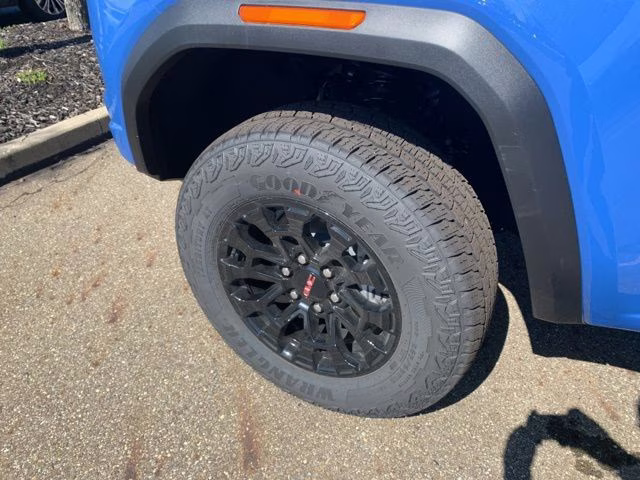 2026 Rapids Metallic GMC Canyon Elevation 4X4 Truck