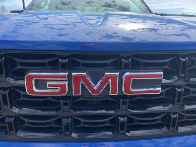 2026 Rapids Metallic GMC Canyon Elevation 4X4 Truck