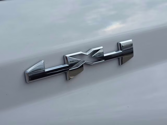 2026 Summit White GMC Canyon Elevation 4X4 Truck