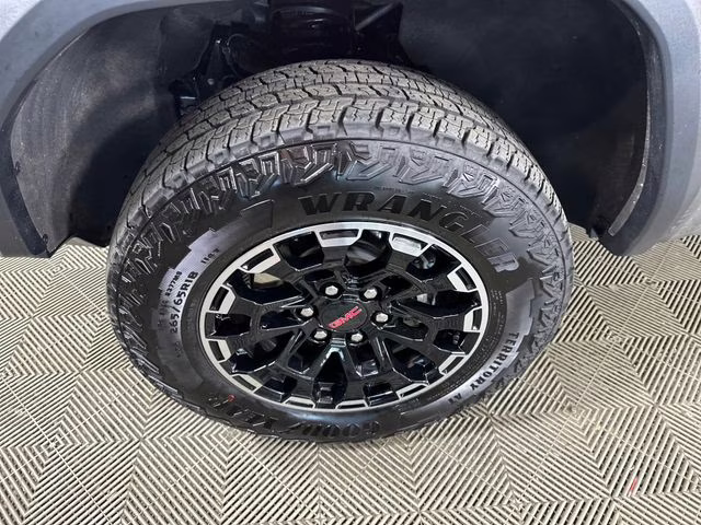 2026 Sterling Metallic GMC Canyon AT4 4X4 Truck