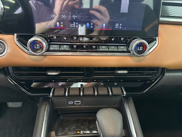 2026 Sterling Metallic GMC Canyon AT4 4X4 Truck