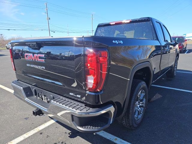 2026 Onyx Black GMC Sierra 1500 SLE 4X4 Truck