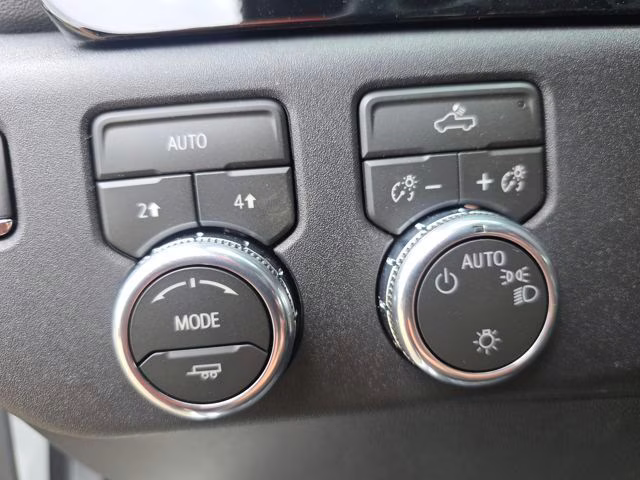 2026 Summit White GMC Sierra 1500 SLE 4X4 Truck