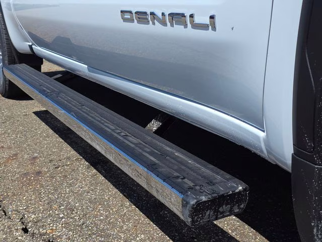 2026 Glacier White Tricoat GMC Sierra 1500 Denali Ultimate 4X4 Truck