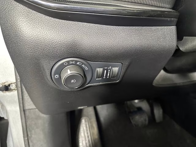 2022 Billet Silver Metallic Clearcoat Jeep Compass Trailhawk 4X4 SUV