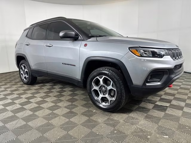 2022 Billet Silver Metallic Clearcoat Jeep Compass Trailhawk 4X4 SUV
