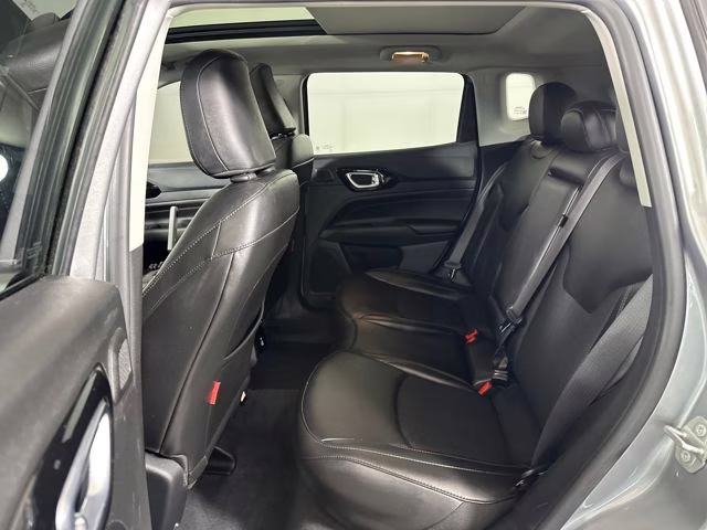 2022 Billet Silver Metallic Clearcoat Jeep Compass Trailhawk 4X4 SUV