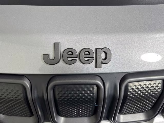 2022 Billet Silver Metallic Clearcoat Jeep Compass Trailhawk 4X4 SUV