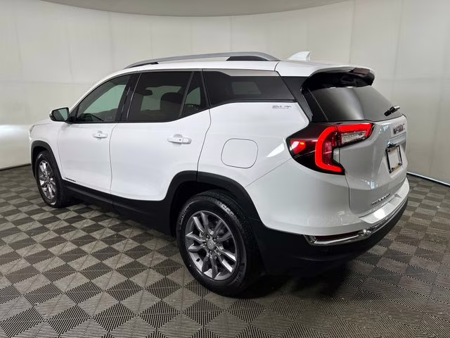 2023 Summit White GMC Terrain SLT FWD SUV