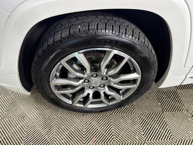 2023 White Frost Tricoat GMC Terrain Denali AWD SUV