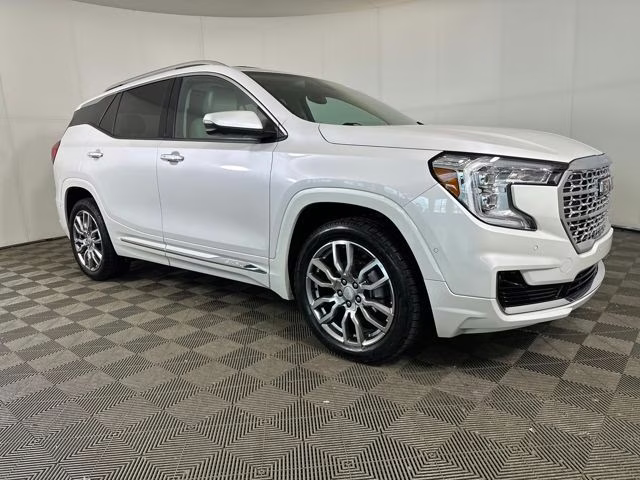 2023 White Frost Tricoat GMC Terrain Denali AWD SUV