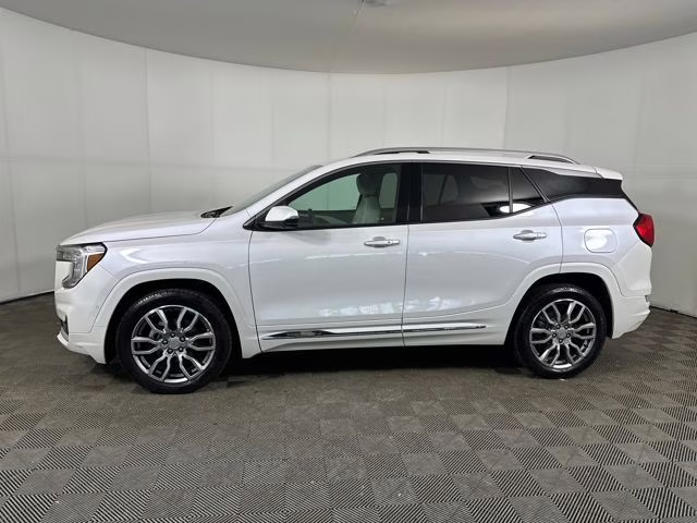 2023 White Frost Tricoat GMC Terrain Denali AWD SUV