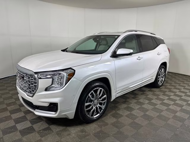 2023 White Frost Tricoat GMC Terrain Denali AWD SUV