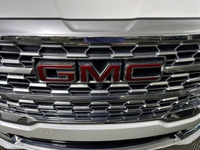 2023 White Frost Tricoat GMC Terrain Denali AWD SUV