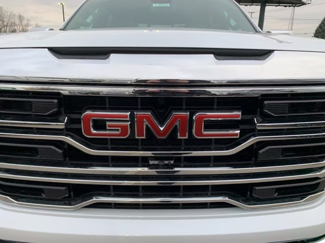 2026 Glacier White Tricoat GMC Sierra 1500 SLT 4X4 Truck