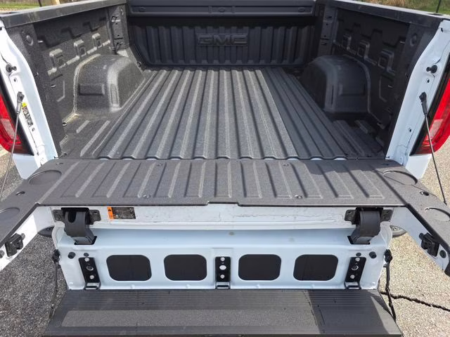 2026 Glacier White Tricoat GMC Sierra 1500 SLT 4X4 Truck