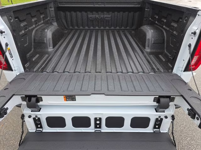 2026 Glacier White Tricoat GMC Sierra 1500 SLT 4X4 Truck