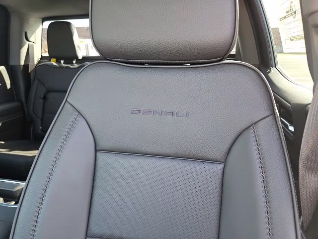 2025 Onyx Black GMC Sierra 1500 Denali 4X4 Truck