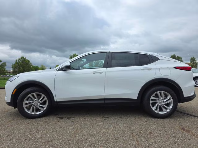 2026 Summit White Buick Envista Preferred FWD SUV