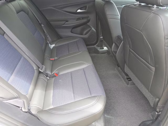 2026 Summit White Buick Envista Preferred FWD SUV