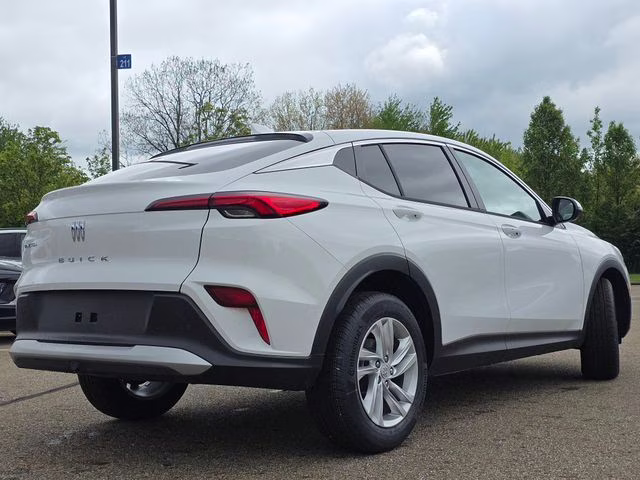 2026 Summit White Buick Envista Preferred FWD SUV