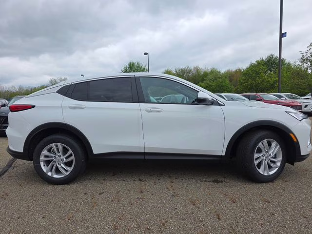 2026 Summit White Buick Envista Preferred FWD SUV