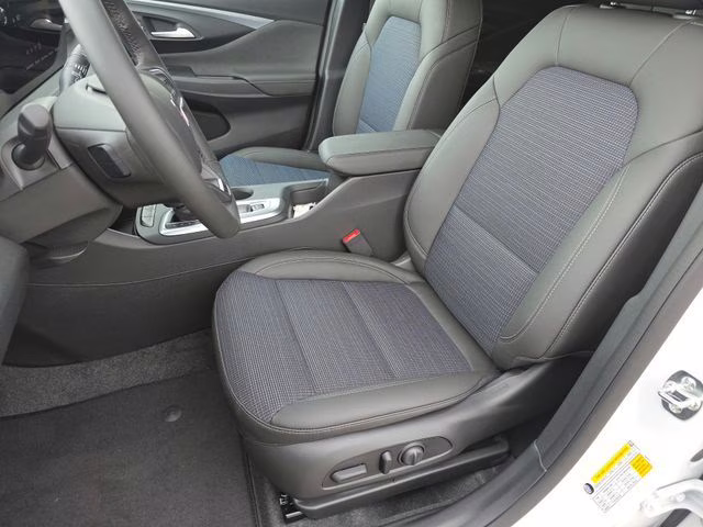 2026 Summit White Buick Envista Preferred FWD SUV