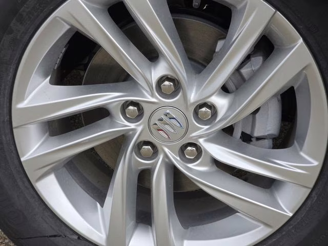 2026 Summit White Buick Envista Preferred FWD SUV