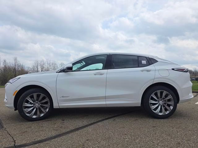 2026 White Frost Tricoat Buick Envista Avenir FWD SUV