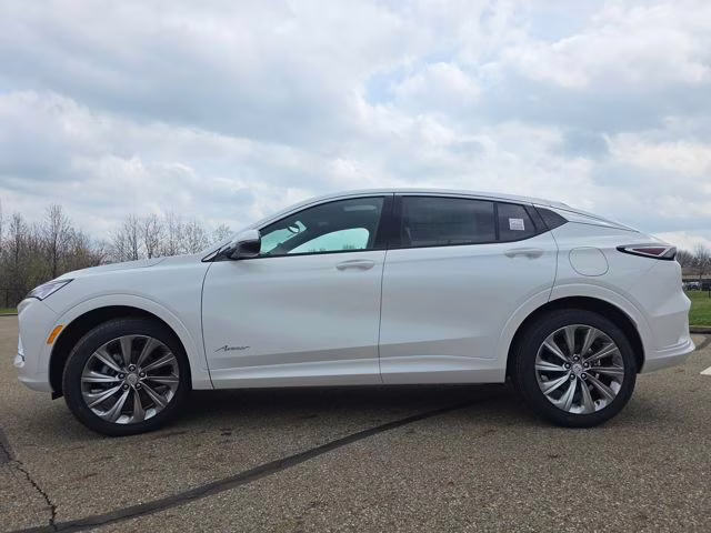 2026 White Frost Tricoat Buick Envista Avenir FWD SUV