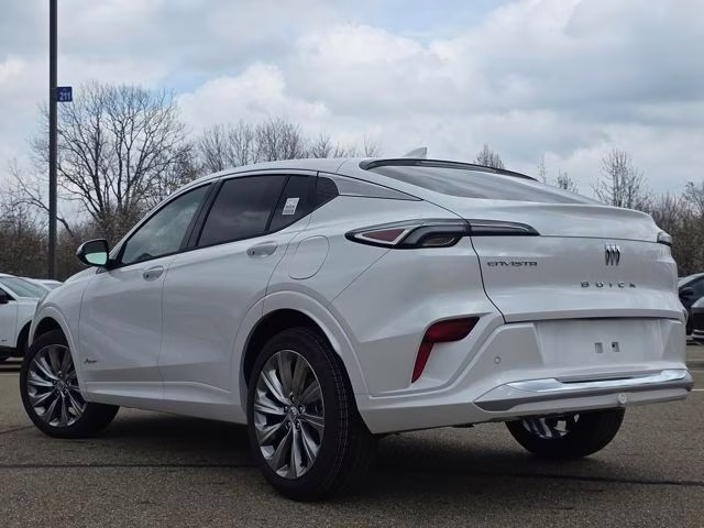 2026 White Frost Tricoat Buick Envista Avenir FWD SUV