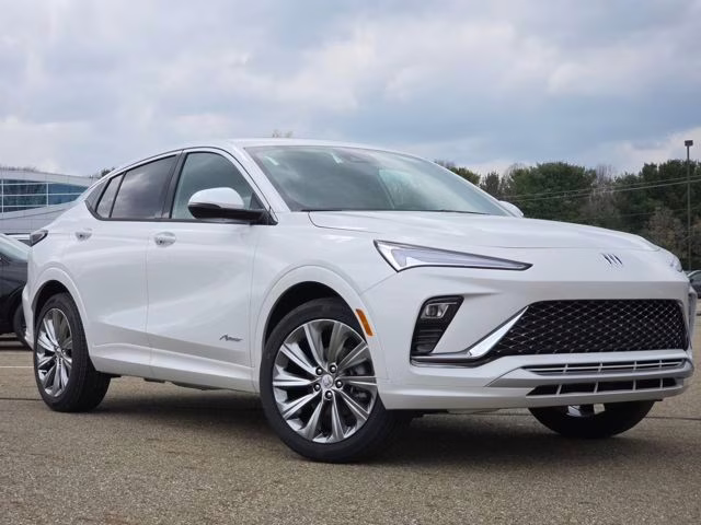 2026 White Frost Tricoat Buick Envista Avenir FWD SUV