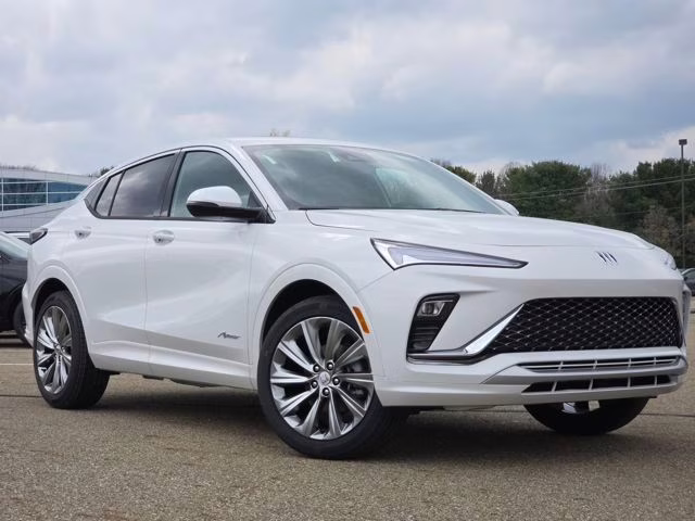 2026 White Frost Tricoat Buick Envista Avenir FWD SUV