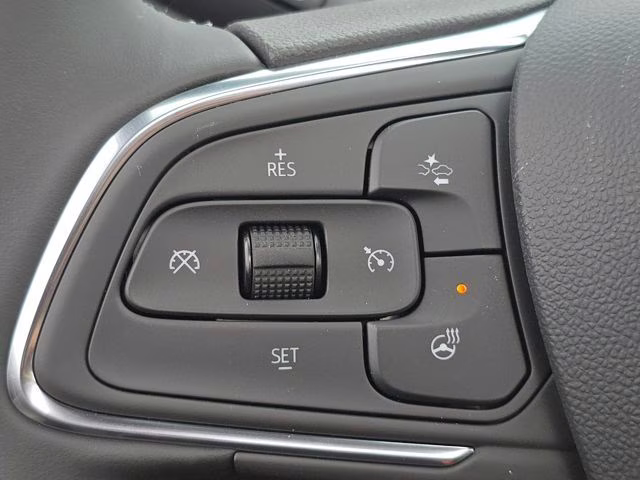 2026 White Frost Tricoat Buick Envista Avenir FWD SUV