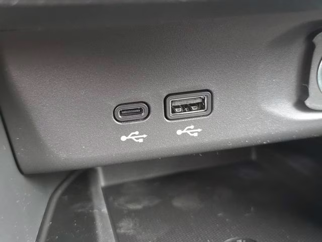 2026 White Frost Tricoat Buick Envista Avenir FWD SUV
