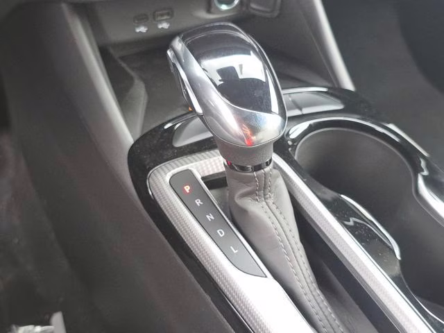 2026 White Frost Tricoat Buick Envista Avenir FWD SUV