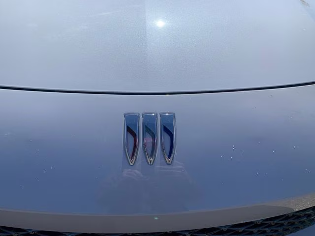 2026 White Frost Tricoat Buick Envista Avenir FWD SUV