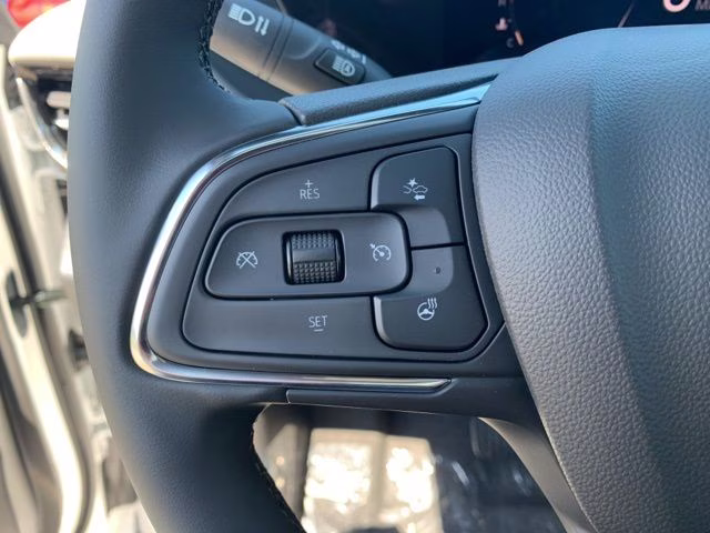 2026 White Frost Tricoat Buick Envista Avenir FWD SUV