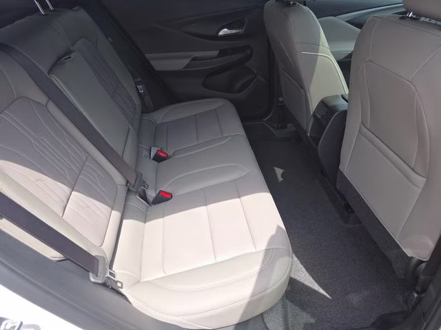 2026 White Frost Tricoat Buick Envista Avenir FWD SUV