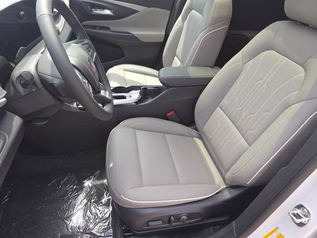2026 White Frost Tricoat Buick Envista Avenir FWD SUV