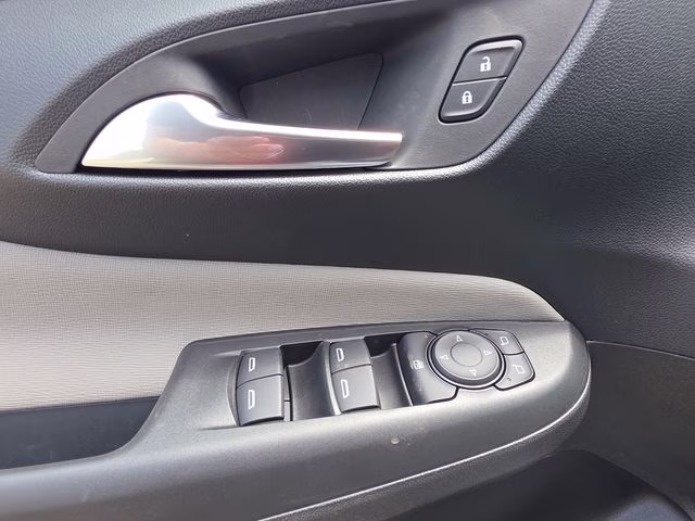 2026 White Frost Tricoat Buick Envista Avenir FWD SUV
