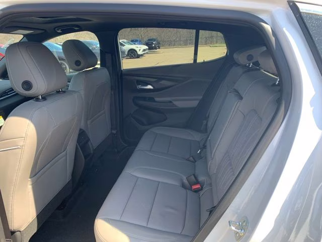 2026 White Frost Tricoat Buick Envista Avenir FWD SUV
