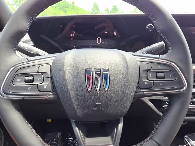 2026 White Frost Tricoat Buick Envista Avenir FWD SUV