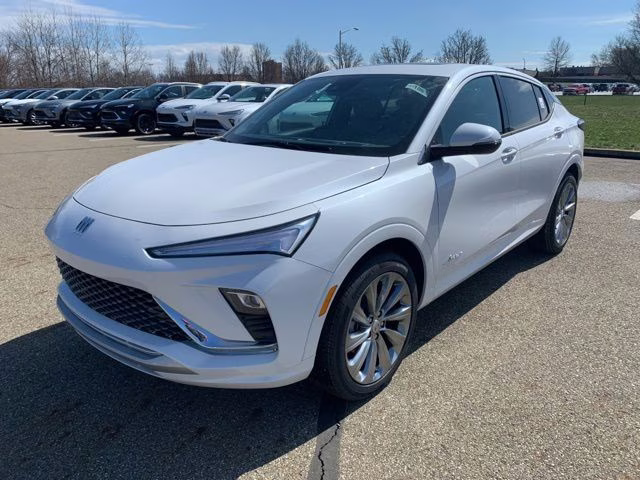 2026 White Frost Tricoat Buick Envista Avenir FWD SUV